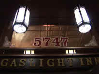 gaslight_inn_addess_sign_with_lamps12_22_2005_5_21_PM_0001.jpg (56026 bytes)